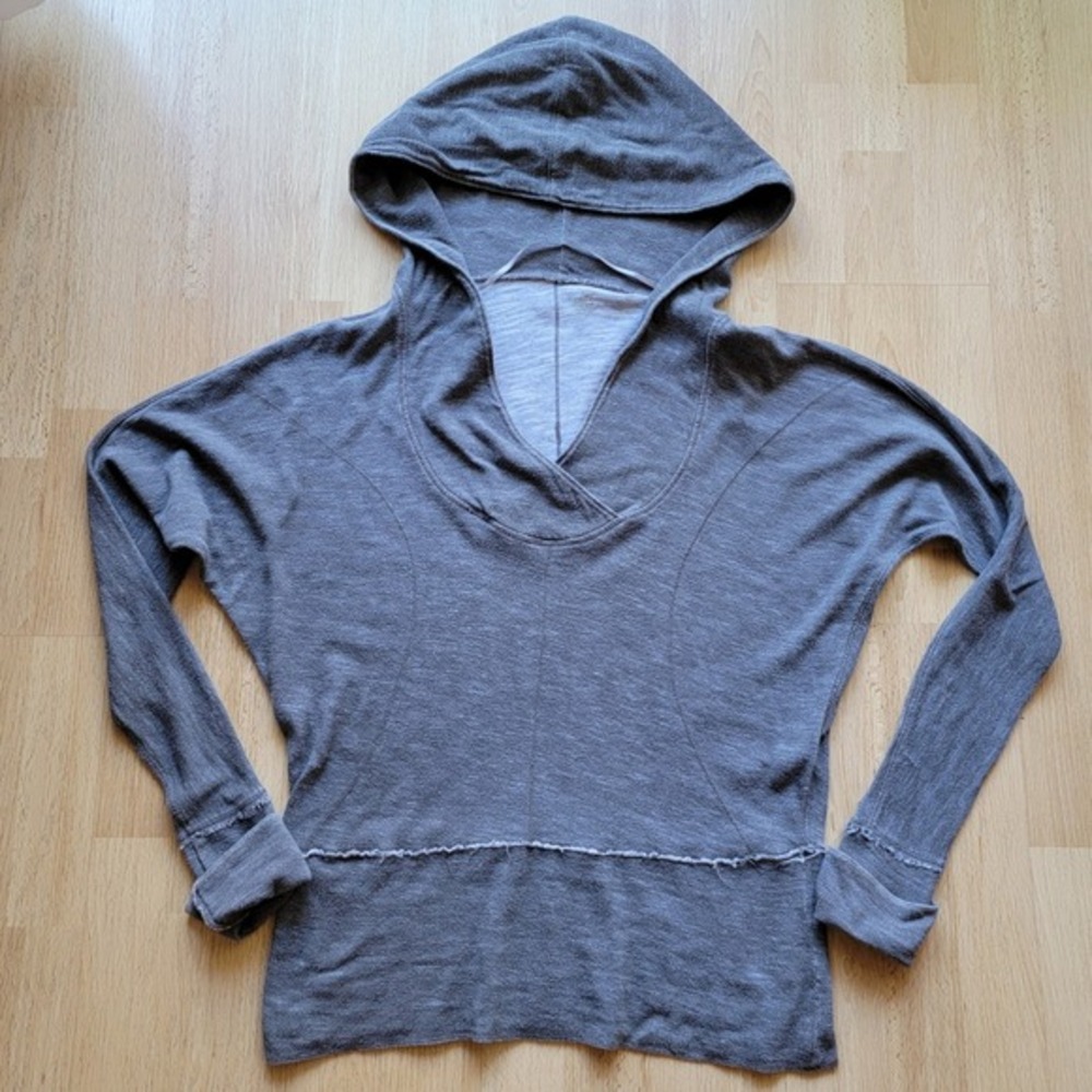 Alo‎ Yoga Gray V-Neck Pullover Hoodie Cotton Raw Edge Seam Womens Size Small Y2K
